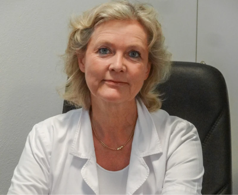 Mag. Dr. Irene Pecnik: Fachärztin für Innere Medizin, Endokrinologie & Angiologie